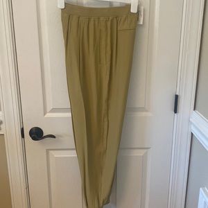 Fab’rik Women’s Irelyn Jogger (L)   NWT